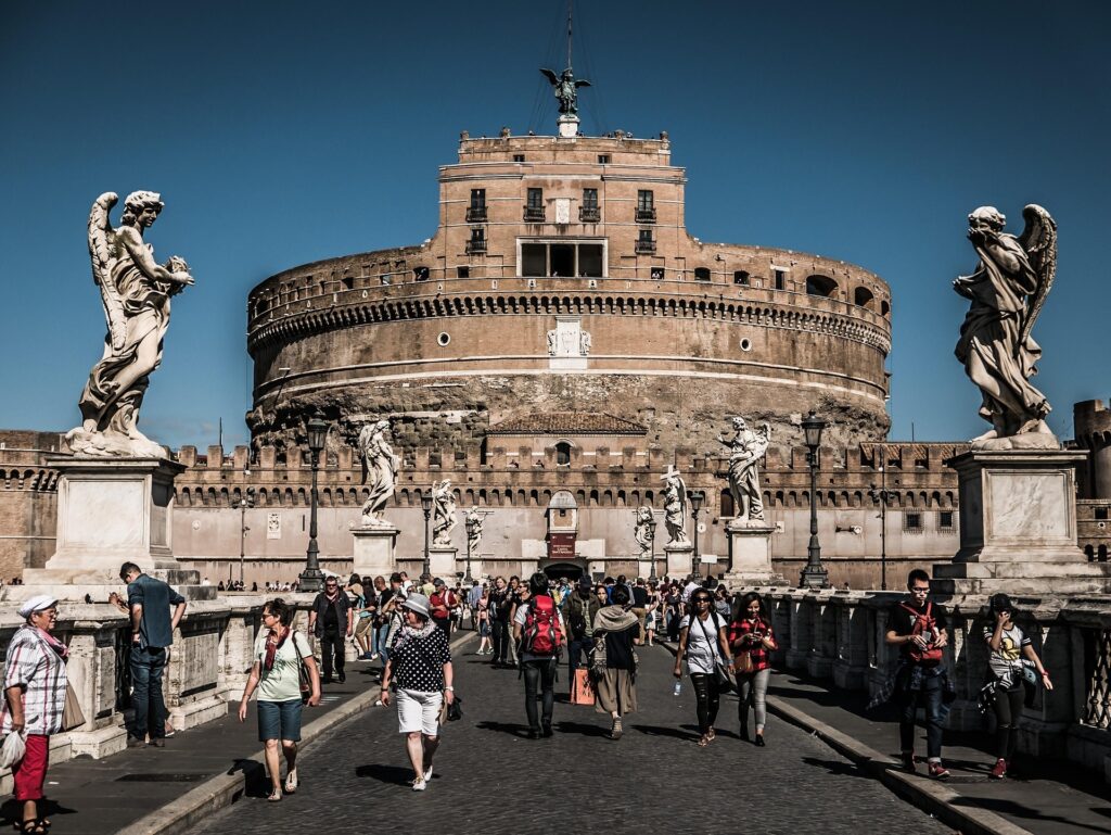 Fiducia: Confesercenti, quadro in chiaroscuro ma migliore delle attese. Con avvio stagione turistica fondamentale proseguire contenimento del caro carburanti